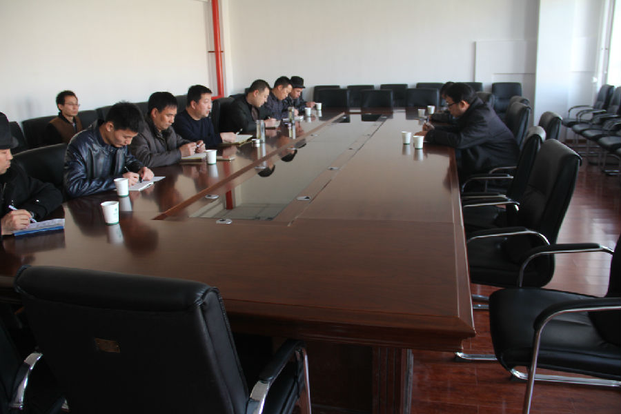 图为雒图书记与副县长座谈